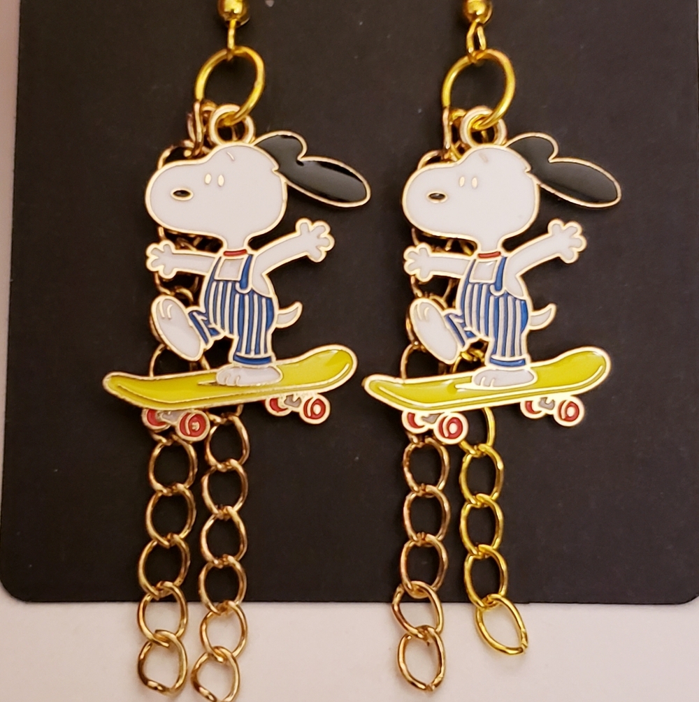 Handmade Peanuts Charlie Brown Skateboard Snoopy Dangle Chain Earrings